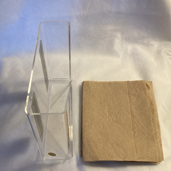 NWOT - Clear Acrylic Magnetic Napkin or Letter Holder - Picture 3 of 11